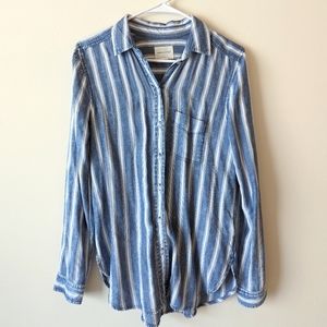 American Eagle Boyfriend Fit Long sleeve Button down